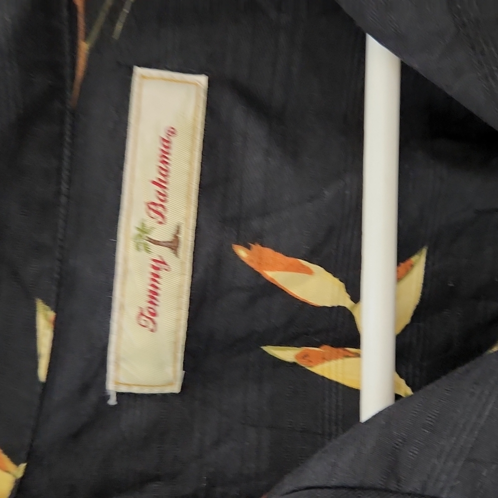 Tommy Bahama Silk Shirt Size Medium - Picture 4 of 11